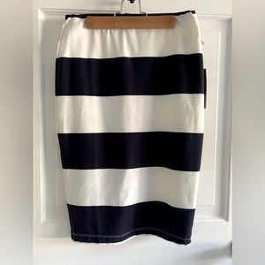 NWT Jennifer Lopez navy blue & white stretch fabric pencil skirt Size Small